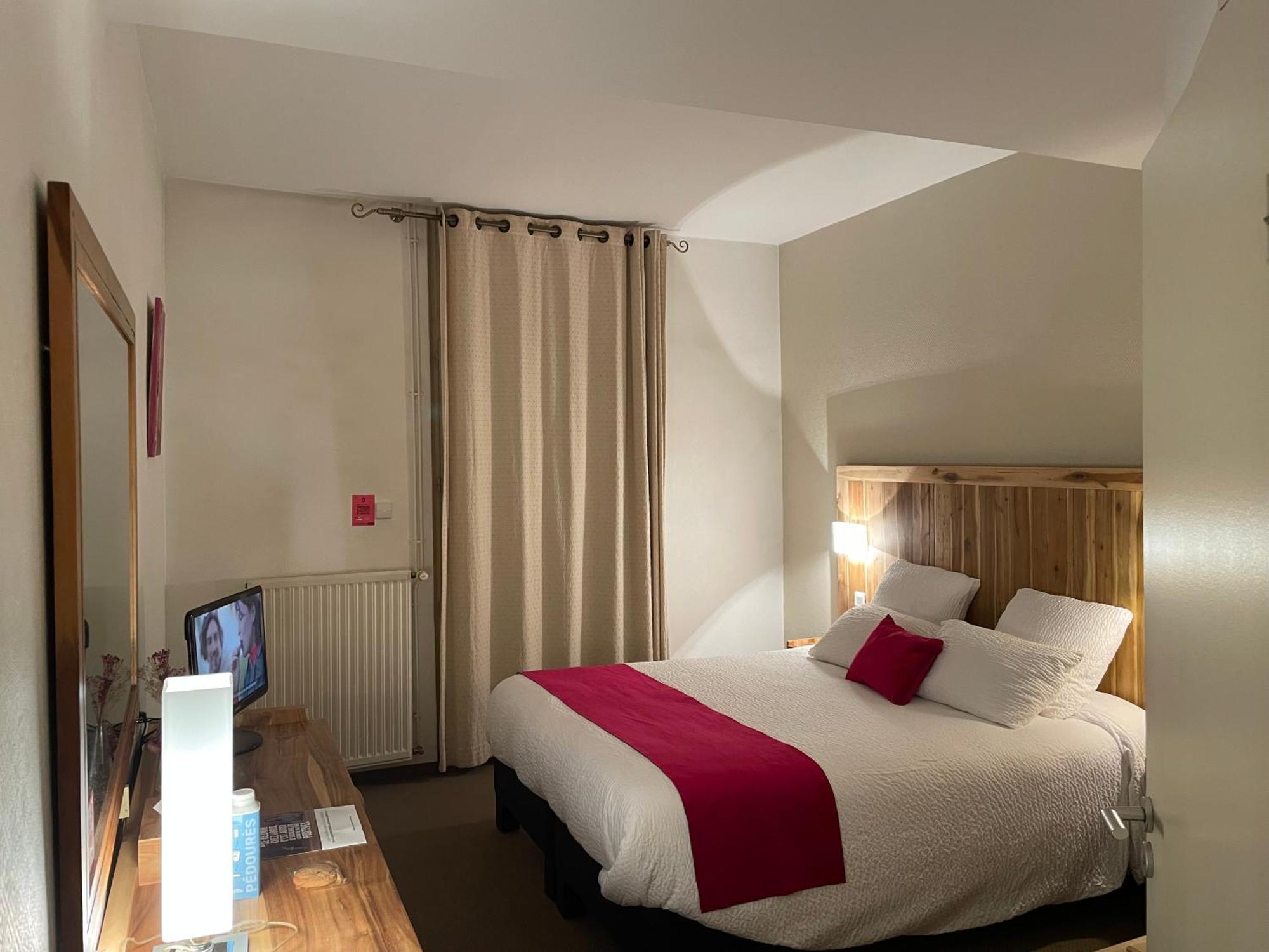 Hotel Logis De France 3 étoiles 3*